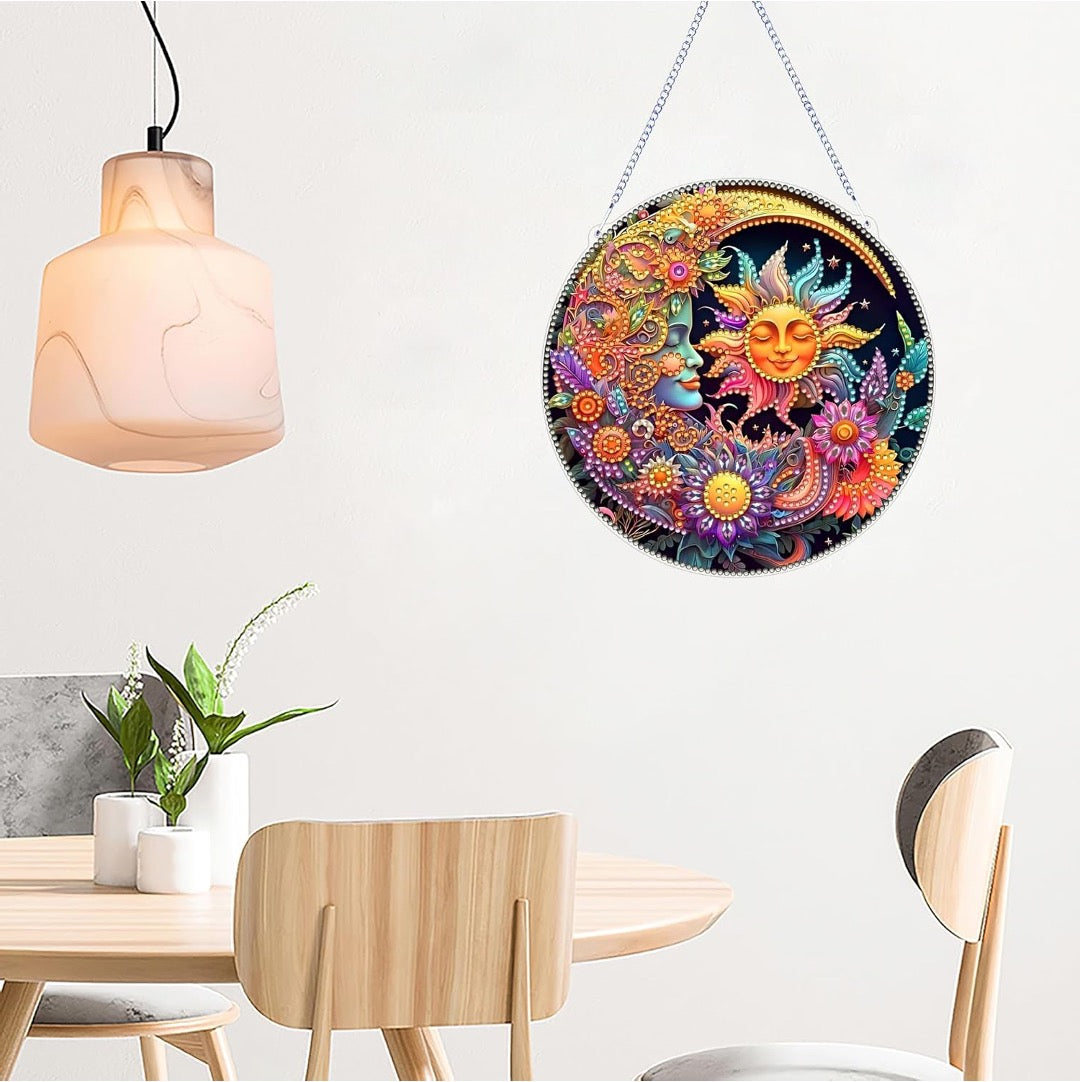 Jour et Nuit en Harmonie – Suspension en Broderie Diamant